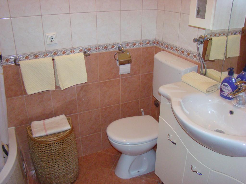 Apartments Ledic Krvavica Dış mekan fotoğraf